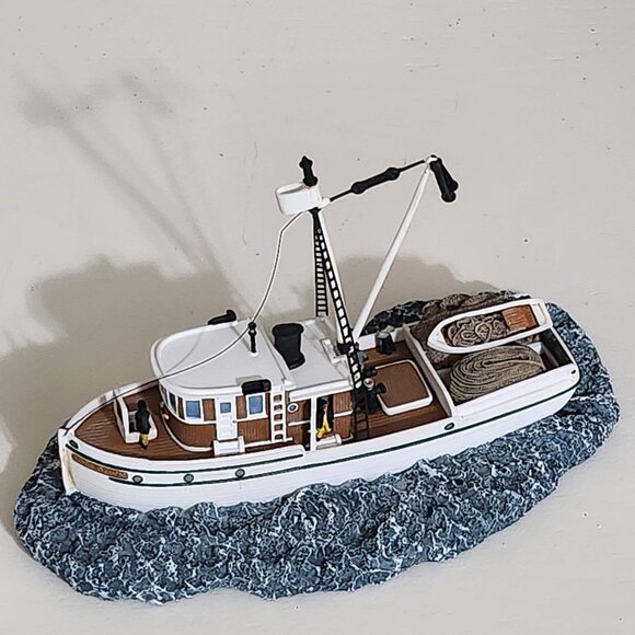 SALE:  Harbor Lights Anchor Bay Collection 1998 Purser Seiner "Tori Dawn" - Picture 5 of 9